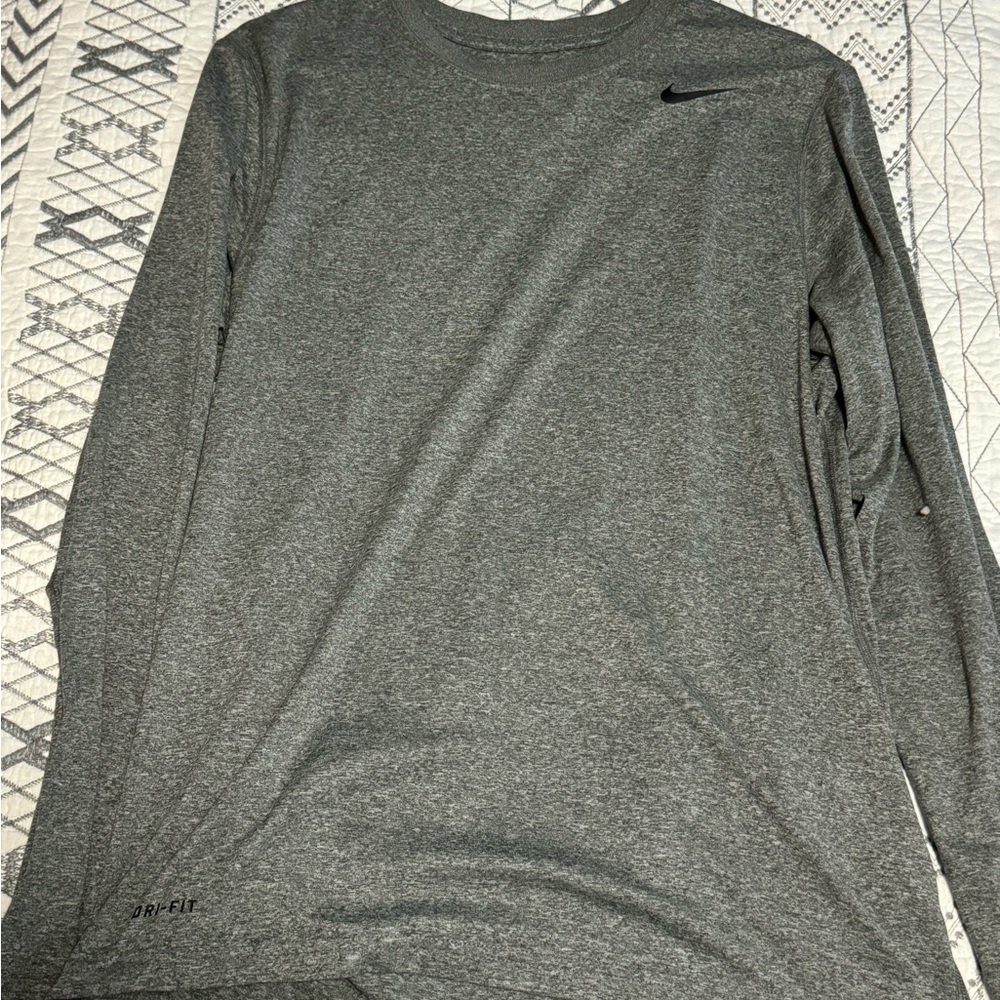 Nike Men's Gray Long Sleeve Shirt